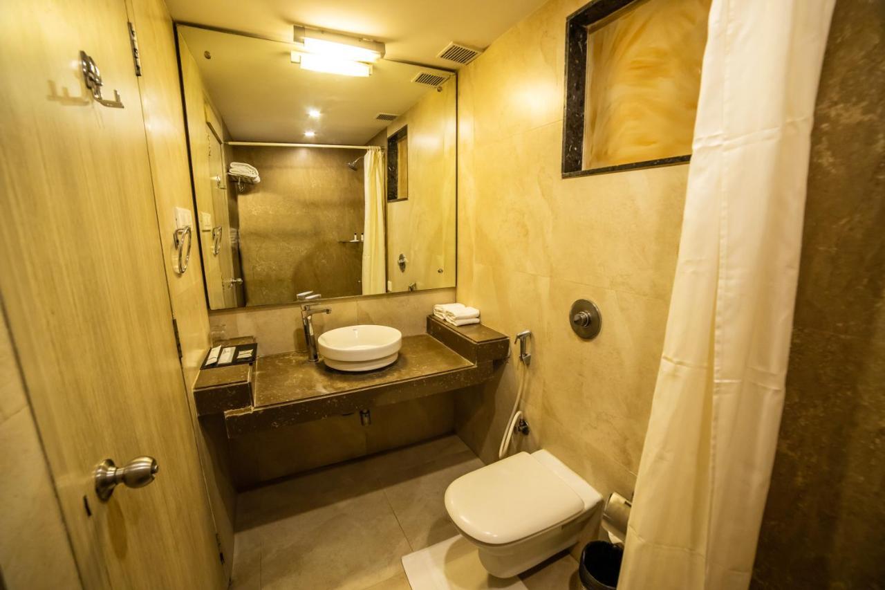 Poppys Tower Hotel Kojambuttúr Kültér fotó